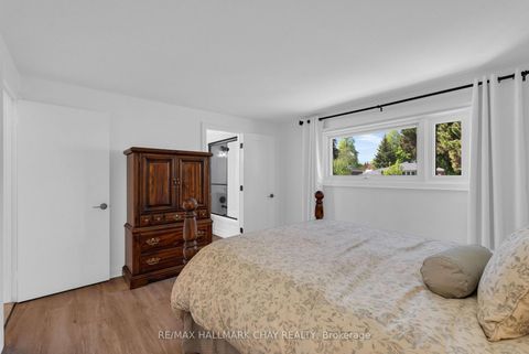 Photo 19 at 15 Crossbow Crescent, Pleasant View, Toronto