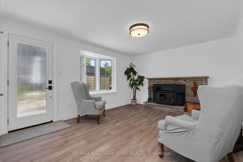 Photo 25 at 15 Crossbow Crescent, Pleasant View, Toronto
