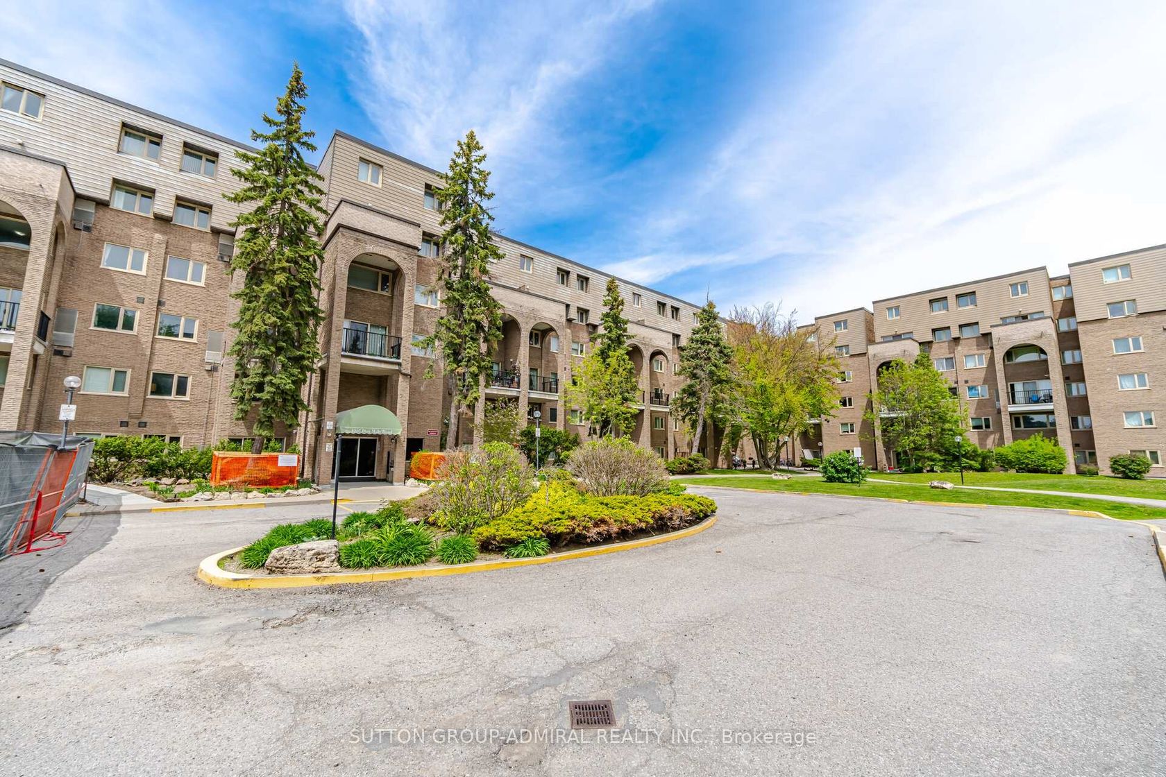 148 - 4005 Don Mills Road, Hillcrest Village, Toronto 
