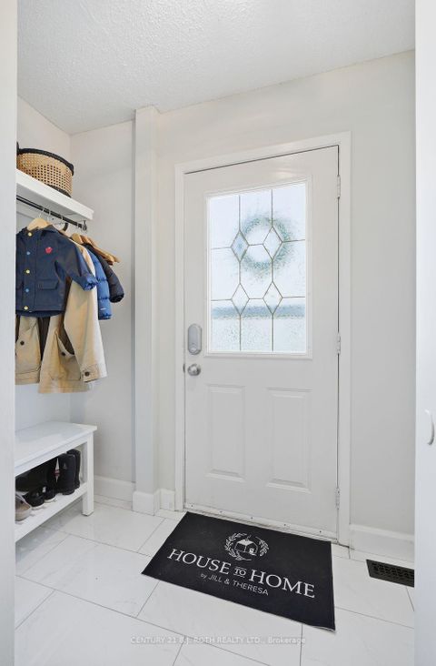 Photo 3 at 109 Elizabeth Street, Ardagh, Barrie