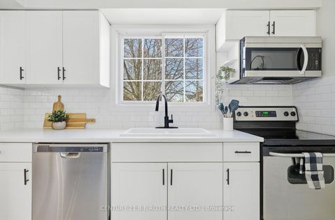 Photo 5 at 109 Elizabeth Street, Ardagh, Barrie