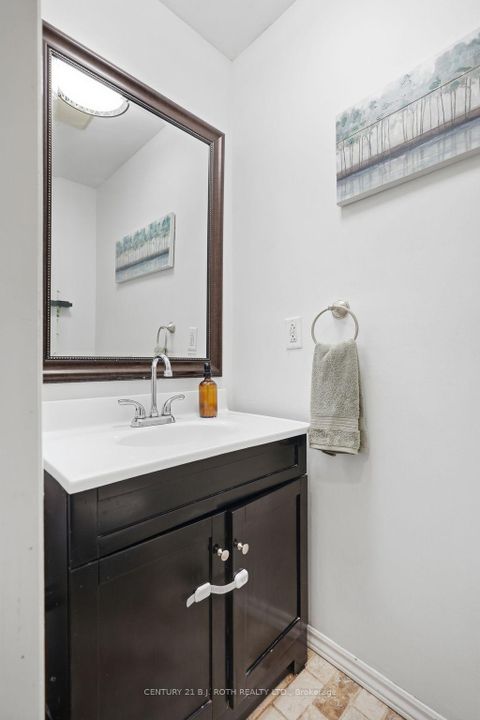 Photo 17 at 109 Elizabeth Street, Ardagh, Barrie