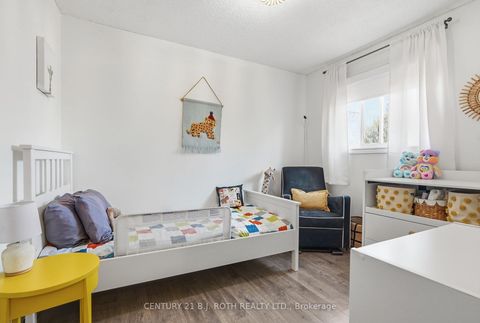 Photo 24 at 109 Elizabeth Street, Ardagh, Barrie