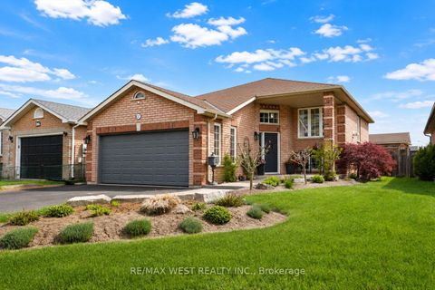 Photo 1 at 37 Kell Place, Bayshore, Barrie