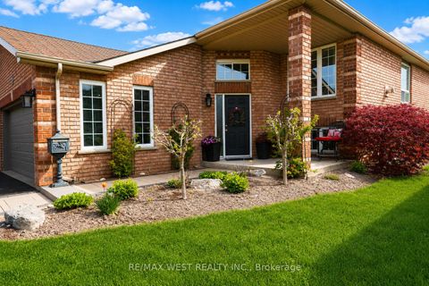 Photo 2 at 37 Kell Place, Bayshore, Barrie