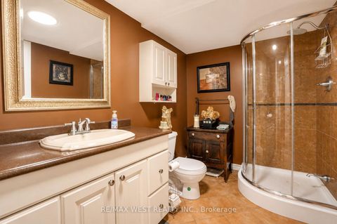 Photo 14 at 37 Kell Place, Bayshore, Barrie