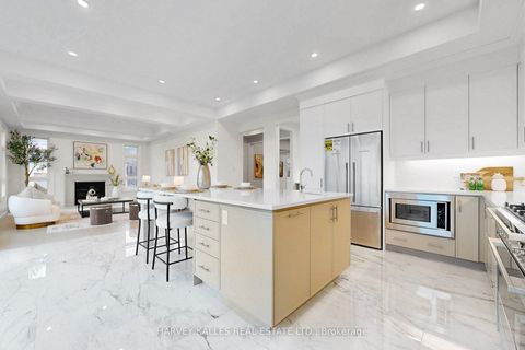 Photo 9 at 107 Winthrop Crescent, Vellore Village, Vaughan