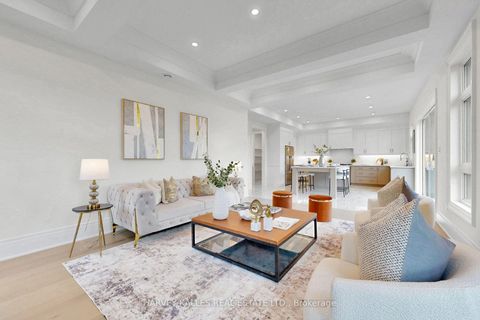 Photo 12 at 107 Winthrop Crescent, Vellore Village, Vaughan