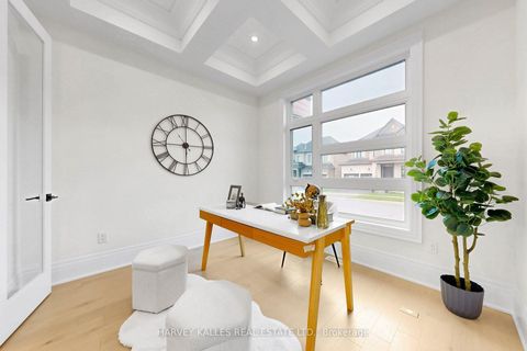 Photo 15 at 107 Winthrop Crescent, Vellore Village, Vaughan