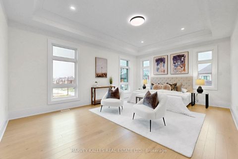 Photo 18 at 107 Winthrop Crescent, Vellore Village, Vaughan