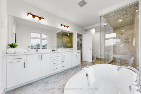 Photo 21 at 107 Winthrop Crescent, Vellore Village, Vaughan