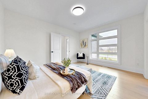 Photo 31 at 107 Winthrop Crescent, Vellore Village, Vaughan
