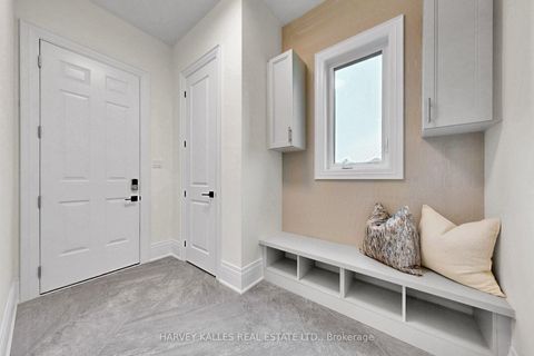 Photo 34 at 107 Winthrop Crescent, Vellore Village, Vaughan