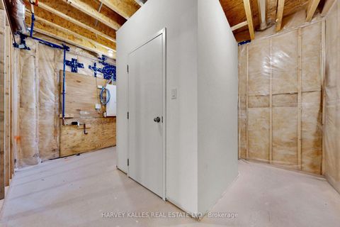 Photo 38 at 107 Winthrop Crescent, Vellore Village, Vaughan