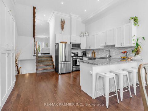 Photo 7 at 57B Westona Street, Humber Heights, Toronto