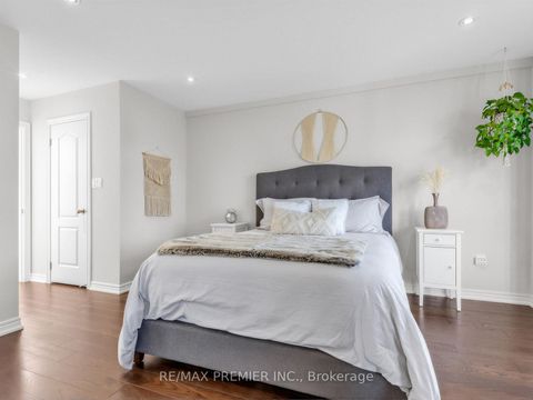 Photo 15 at 57B Westona Street, Humber Heights, Toronto