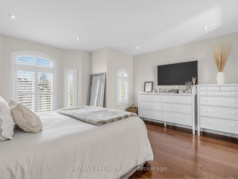 Photo 16 at 57B Westona Street, Humber Heights, Toronto