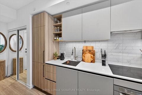 Photo 4 at 3310 - 55 Mercer Street, Waterfront Communities C1, Toronto