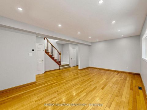 Photo 2 at 810 Stonehaven Avenue, Wyndham, Newmarket