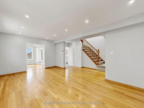 Photo 3 at 810 Stonehaven Avenue, Wyndham, Newmarket