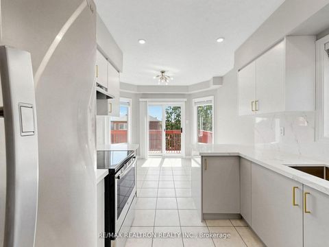 Photo 7 at 810 Stonehaven Avenue, Wyndham, Newmarket