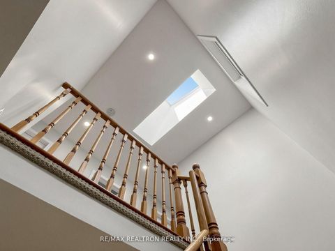 Photo 13 at 810 Stonehaven Avenue, Wyndham, Newmarket
