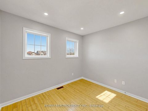 Photo 20 at 810 Stonehaven Avenue, Wyndham, Newmarket