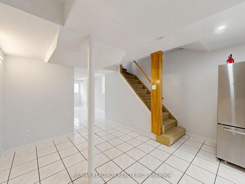 Photo 25 at 810 Stonehaven Avenue, Wyndham, Newmarket