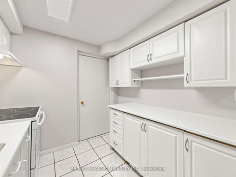 Photo 27 at 810 Stonehaven Avenue, Wyndham, Newmarket