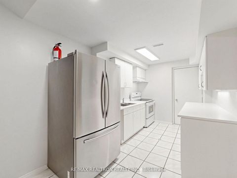 Photo 29 at 810 Stonehaven Avenue, Wyndham, Newmarket