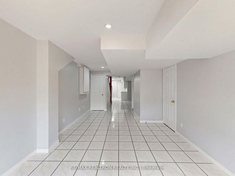 Photo 30 at 810 Stonehaven Avenue, Wyndham, Newmarket