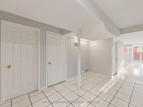 Photo 31 at 810 Stonehaven Avenue, Wyndham, Newmarket