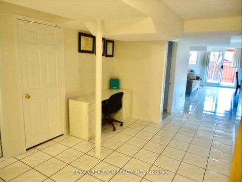 Photo 32 at 810 Stonehaven Avenue, Wyndham, Newmarket