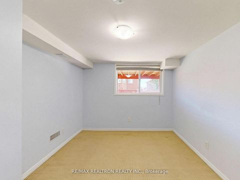 Photo 35 at 810 Stonehaven Avenue, Wyndham, Newmarket