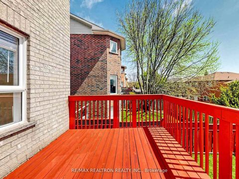 Photo 40 at 810 Stonehaven Avenue, Wyndham, Newmarket