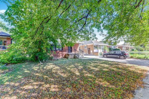 Photo 2 at 147 Lilian Drive, Maryvale, Toronto