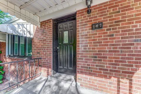 Photo 3 at 147 Lilian Drive, Maryvale, Toronto