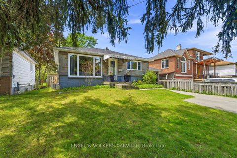Photo 2 at 22 Falaise Road, West Hill, Toronto
