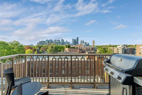 Photo 1 at 710 - 1 Strathgowan Avenue, Lawrence Park South, Toronto
