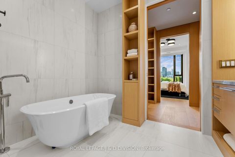 Photo 18 at 710 - 1 Strathgowan Avenue, Lawrence Park South, Toronto