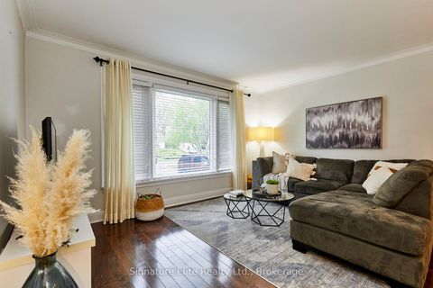 Photo 1 at 3 Kingsmere Crescent, Scarborough Village, Toronto