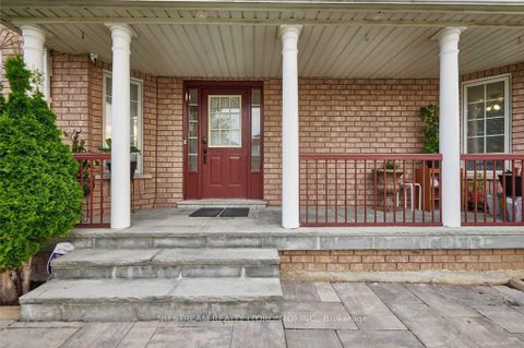 Photo 1 at 2 Purcell Crescent, Maple, Vaughan