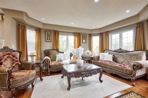 Photo 4 at 2 Purcell Crescent, Maple, Vaughan