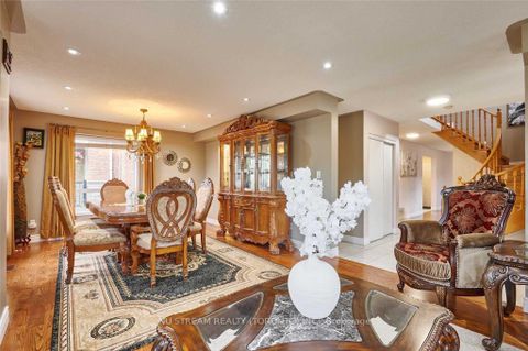 Photo 6 at 2 Purcell Crescent, Maple, Vaughan