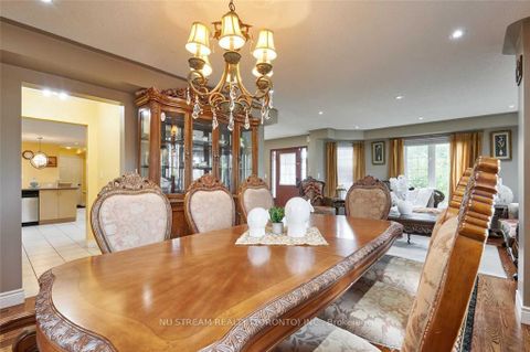 Photo 7 at 2 Purcell Crescent, Maple, Vaughan