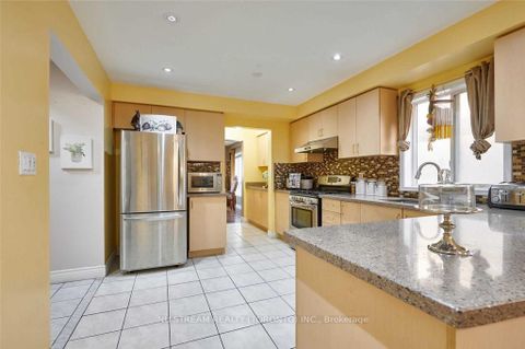 Photo 9 at 2 Purcell Crescent, Maple, Vaughan