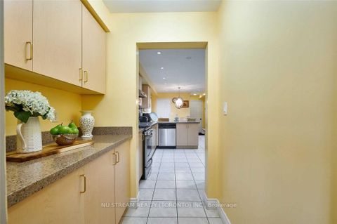 Photo 11 at 2 Purcell Crescent, Maple, Vaughan