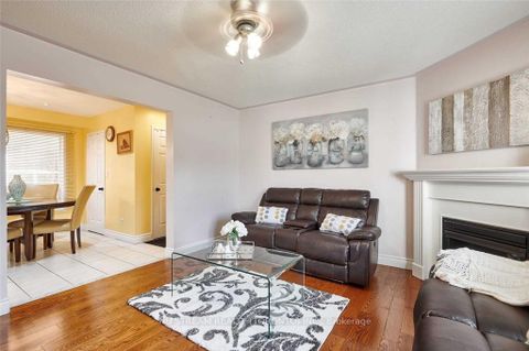 Photo 13 at 2 Purcell Crescent, Maple, Vaughan