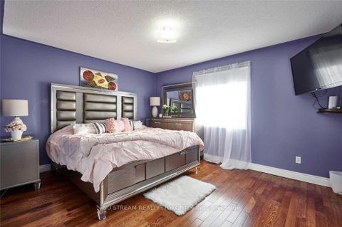 Photo 19 at 2 Purcell Crescent, Maple, Vaughan