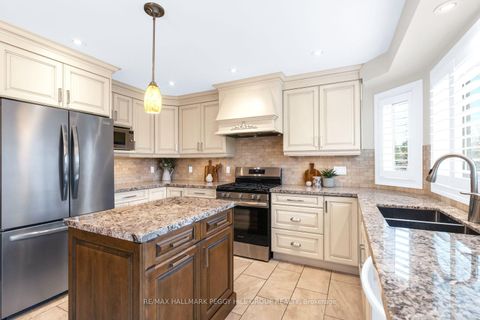 Photo 2 at 87 Cityview Circle, Holly, Barrie